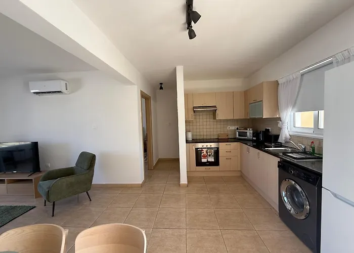 Appartement Nissi 3, 1 -b *