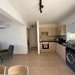 Apartament Nissi 3, 1 -b *