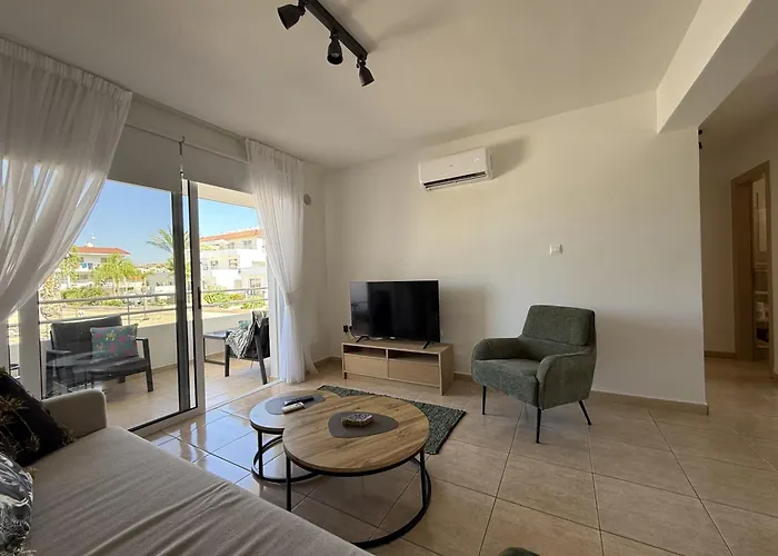 アパート Nissi 3, 1 -b *