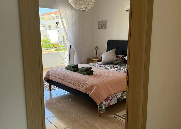 アパート Nissi 3, 1 -b