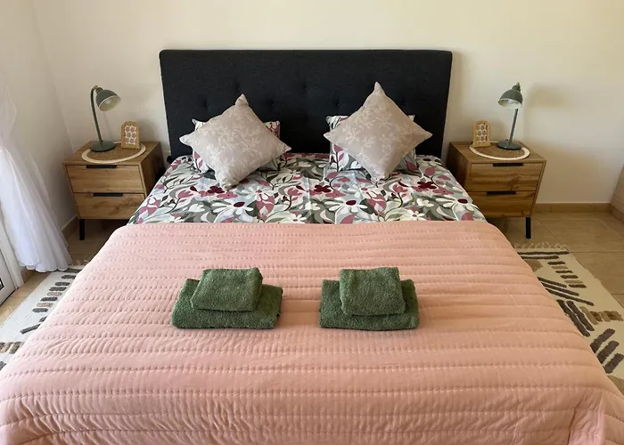 アパート Nissi 3, 1 -b *